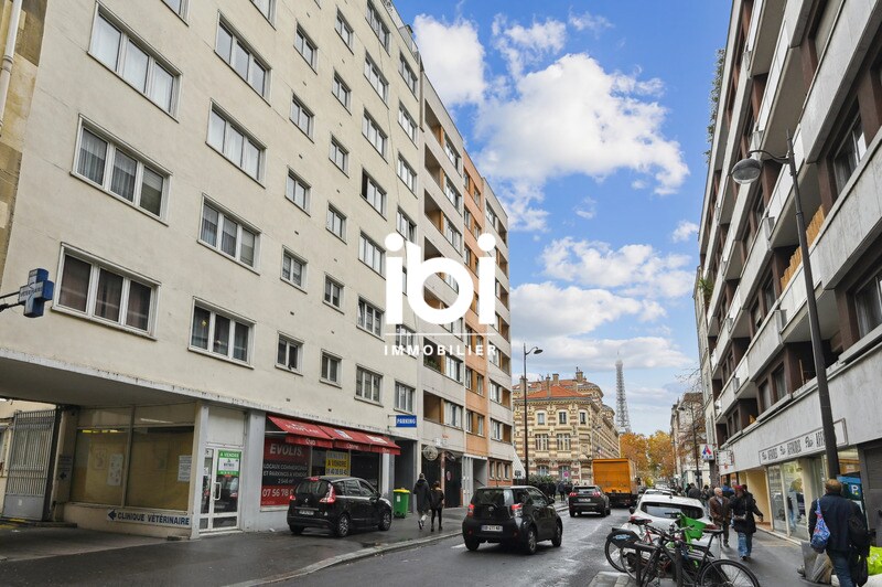 72 Rue Saint-Charles, Paris for lease Primary Photo- Image 1 of 29