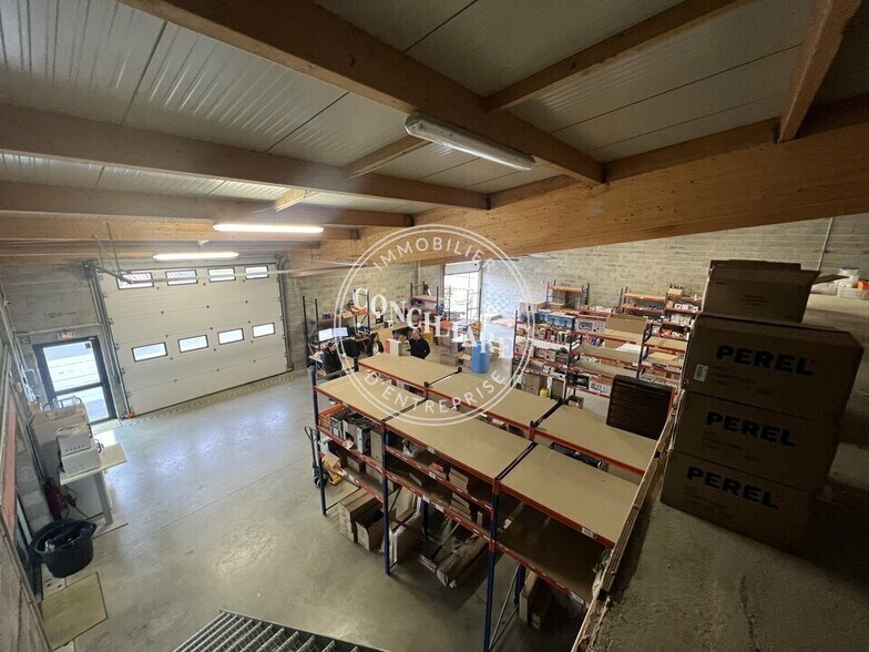 Retail in Plaisance Du Touch for lease - Interior Photo - Image 2 of 5