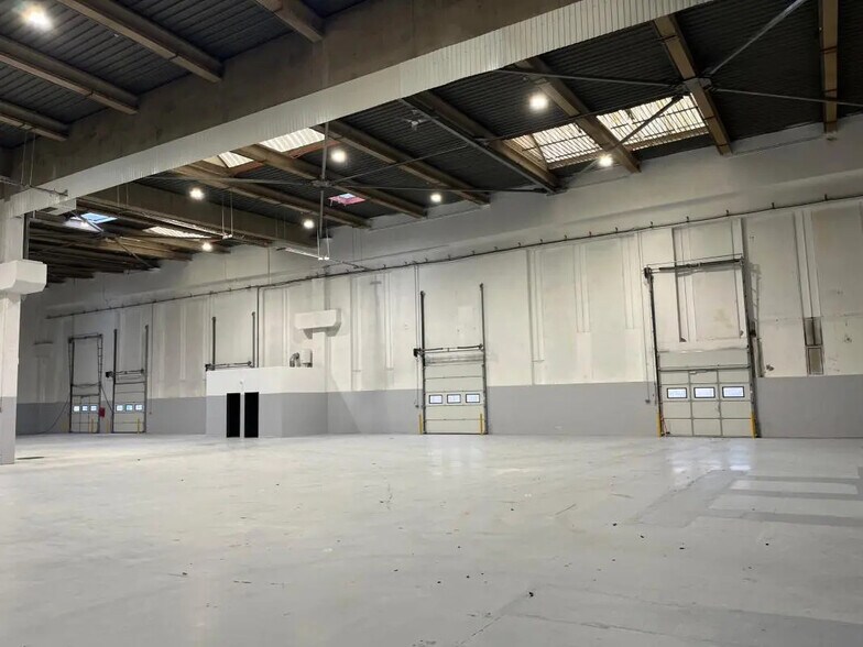 Industriel dans SAINT-OUEN-L'AUMONE à louer - Photo intérieure - Image 3 de 20