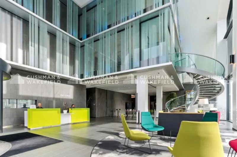 55 Place Nelson Mandela, Nanterre à louer - Photo du bâtiment - Image 3 de 5