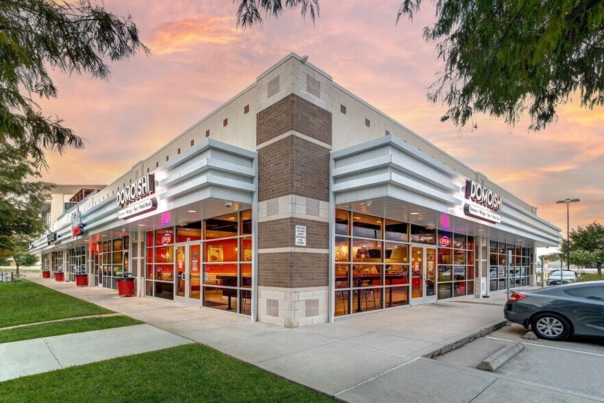 4701 Calhoun Rd, Houston, TX for lease - Building Photo - Image 1 of 7