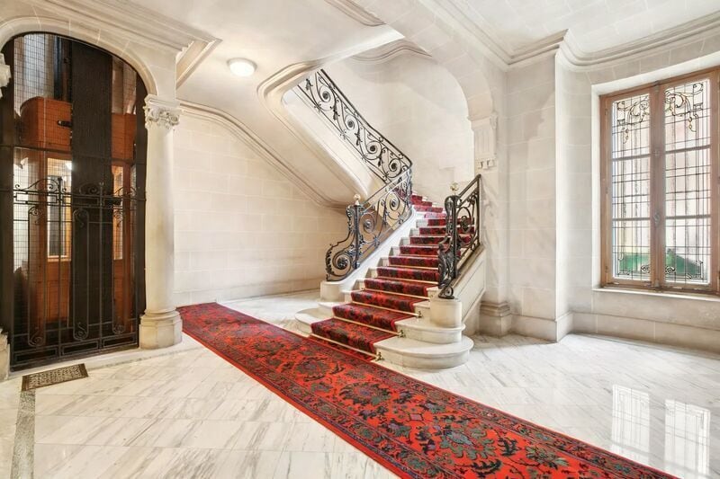 53 Rue Pergolèse, Paris for sale - Lobby - Image 1 of 2