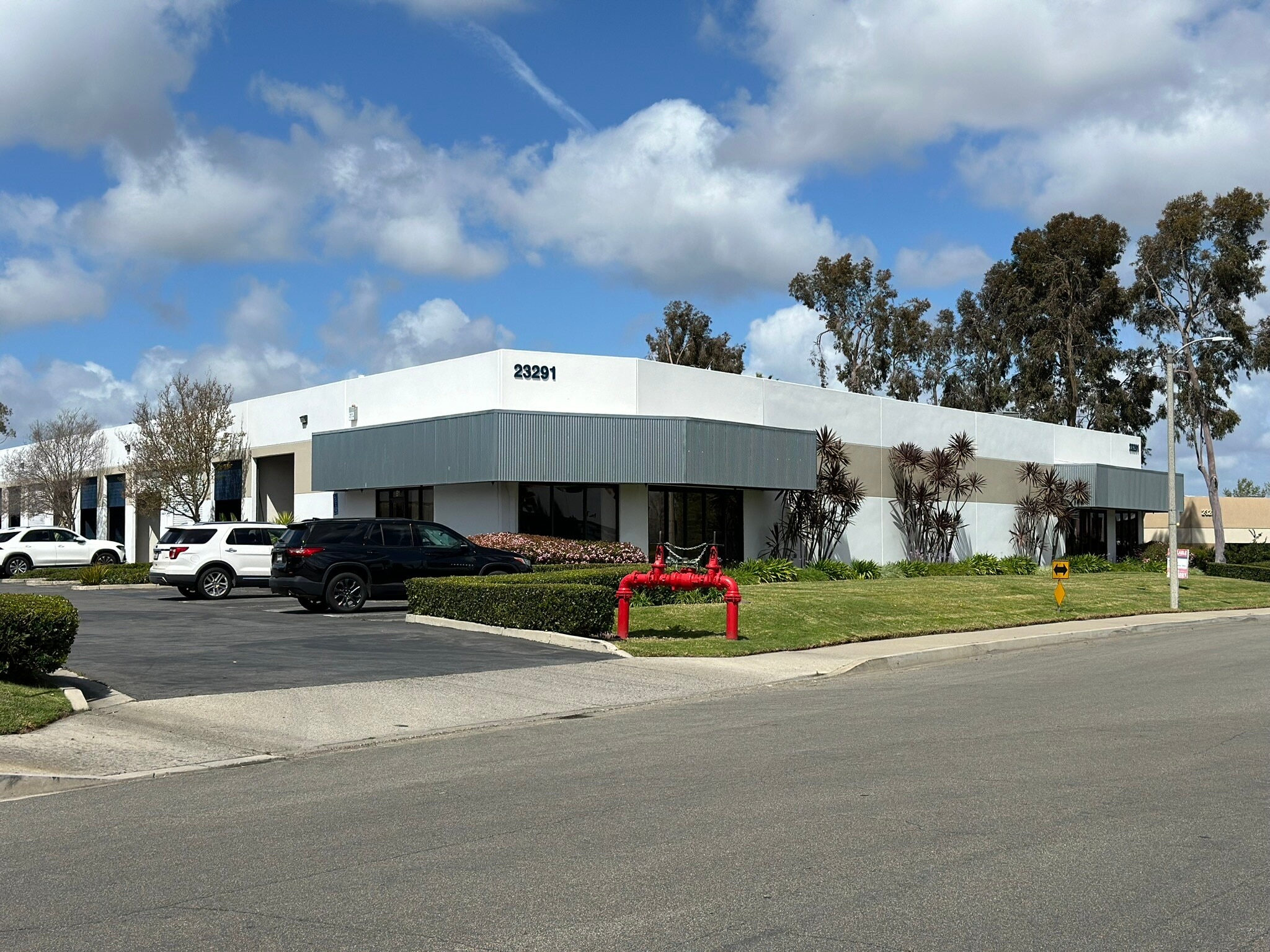 23291 Peralta Dr, Laguna Hills, CA for lease Primary Photo- Image 1 of 5