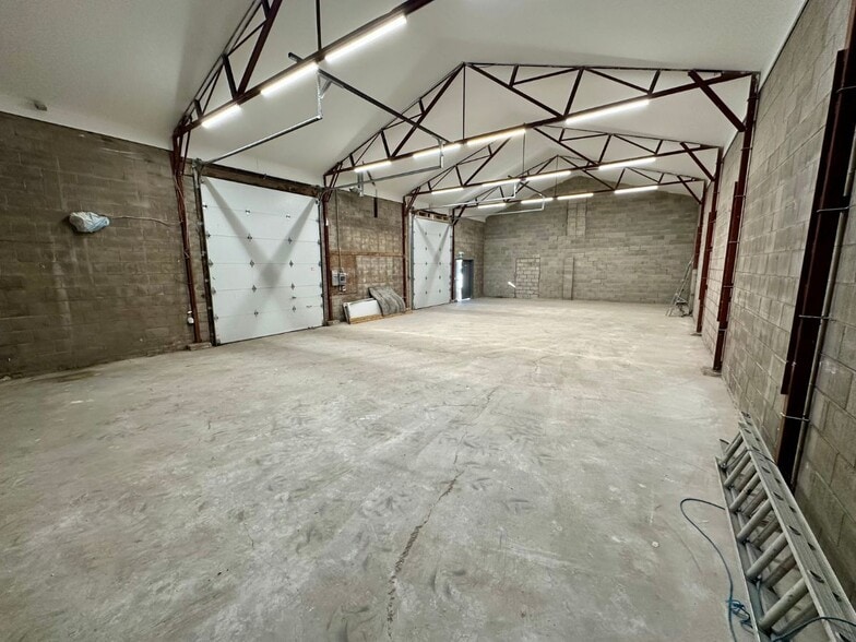 670 Development Dr, Kingston, ON for lease - Interior Photo - Image 1 of 4