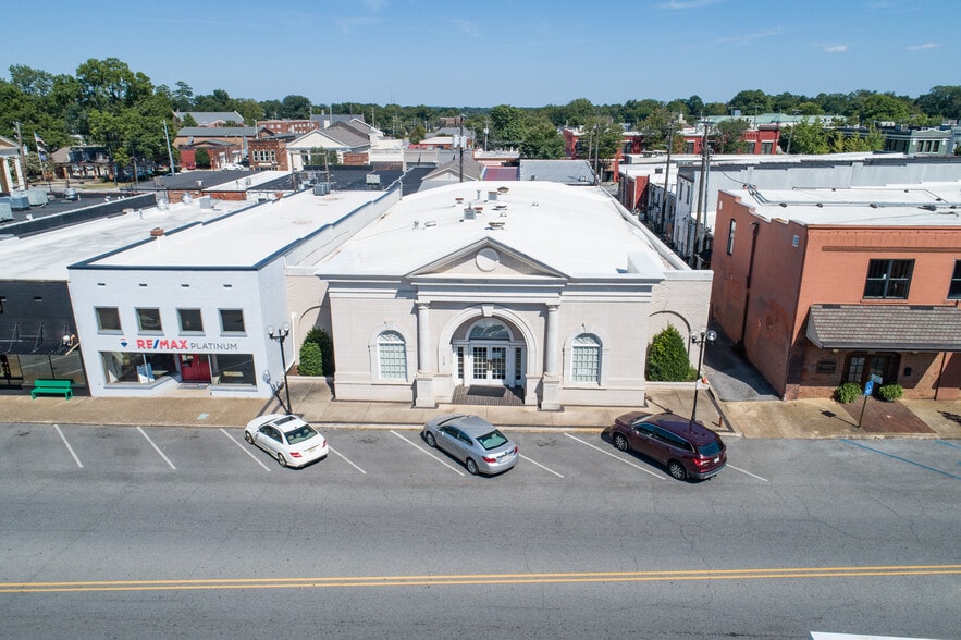 112 N Jefferson St, Athens, AL à louer - Photo du bâtiment - Image 3 de 30