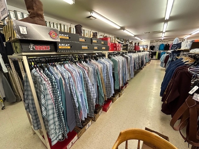 1020 Laurel St, Whitewood, SD à vendre - Photo du bâtiment - Image 2 de 7