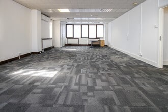 268 A Chase Rd, London for lease Interior Photo- Image 2 of 2