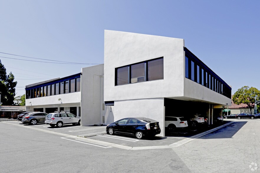 2665 30th St, Santa Monica, CA à louer - Photo du bâtiment - Image 3 de 5
