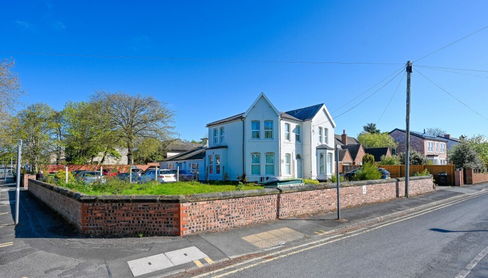 1 Cropton Rd, Formby for sale - Primary Photo - Image 1 of 2