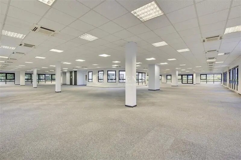 Bureau dans Guyancourt à louer Photo du bâtiment- Image 1 de 7