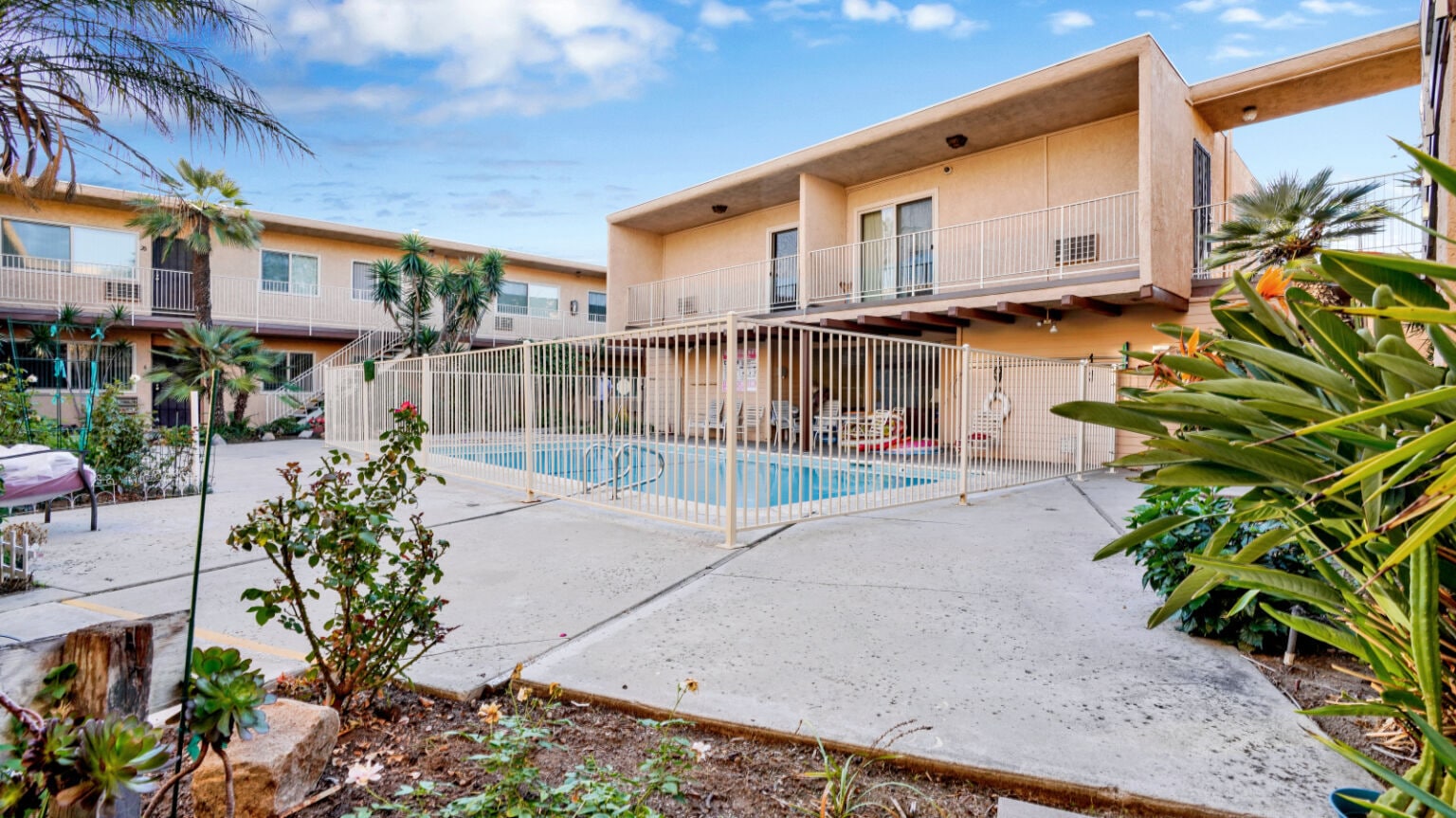 3501 Pacific Pl, Long Beach, CA for sale Primary Photo- Image 1 of 11