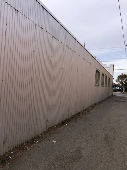 14 E Lake Ave, Watsonville, CA à vendre - Photo du bâtiment - Image 2 de 56