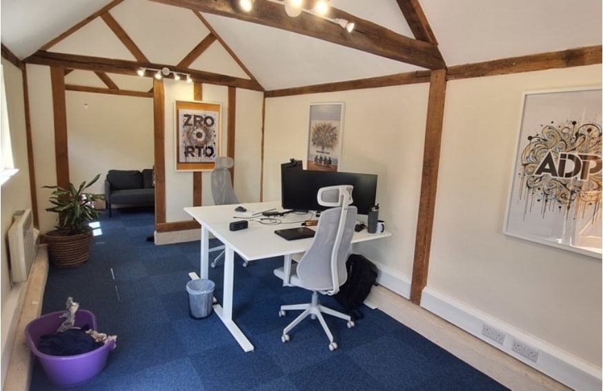 Castle Ln, West Grinstead for lease Interior Photo- Image 1 of 2