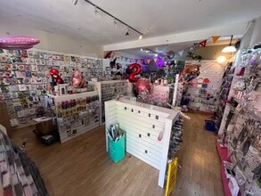 3 The Dells, Bishop's Stortford for lease Interior Photo- Image 1 of 1