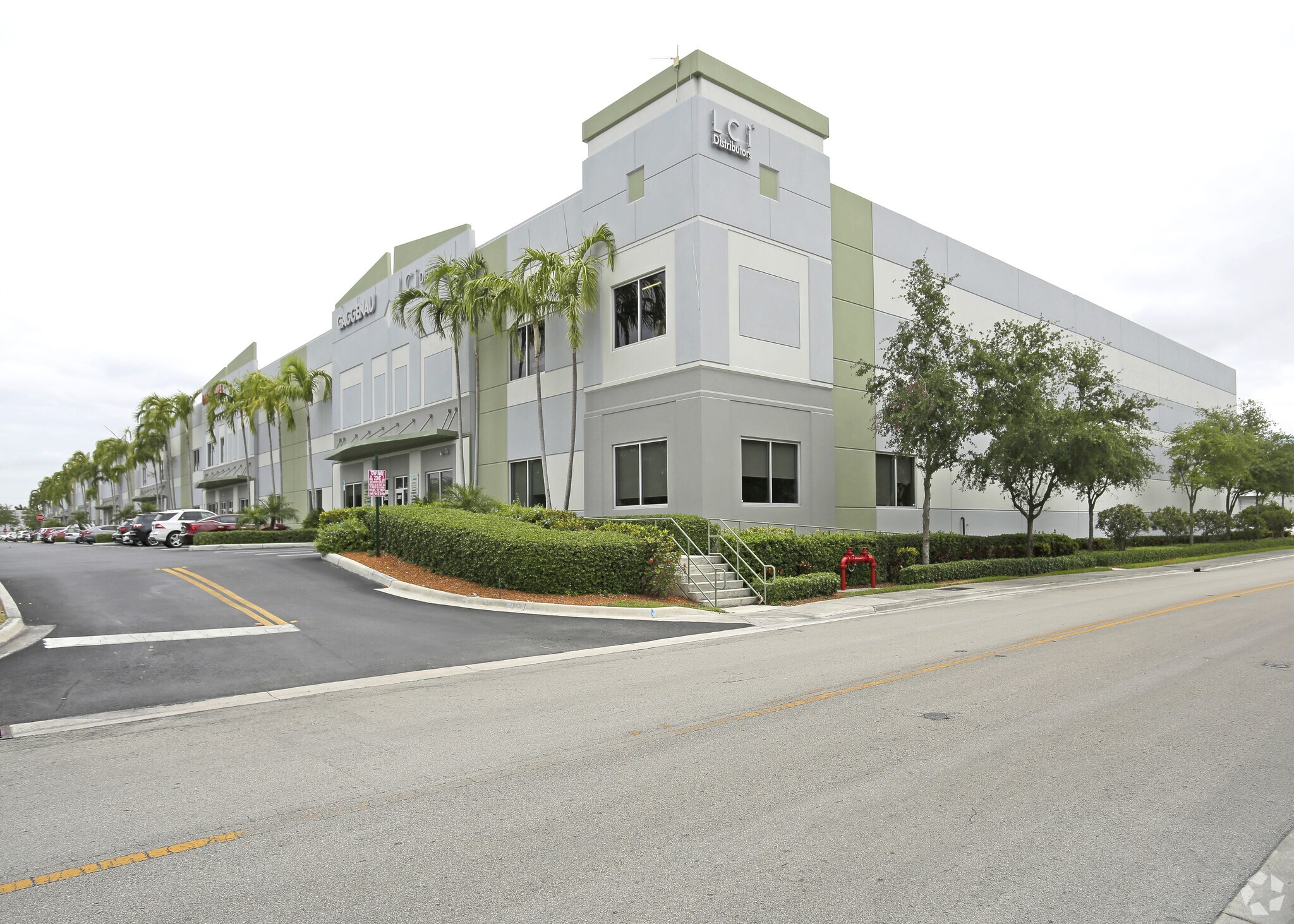 2005-2185 NW 115th Ave, Miami, FL for lease Primary Photo- Image 1 of 63