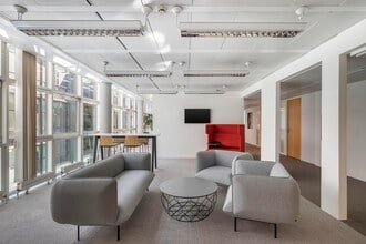 4-6 Rue Ampère, Saint-Denis for lease Interior Photo- Image 1 of 4