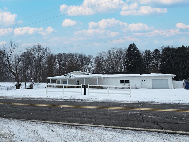 Plus de détails pour 3949 N River Rd, Freeland, MI - Bureau à vendre