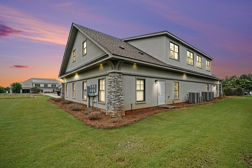 132 Byrd Way, Warner Robins, GA à vendre - Photo du bâtiment - Image 2 de 3