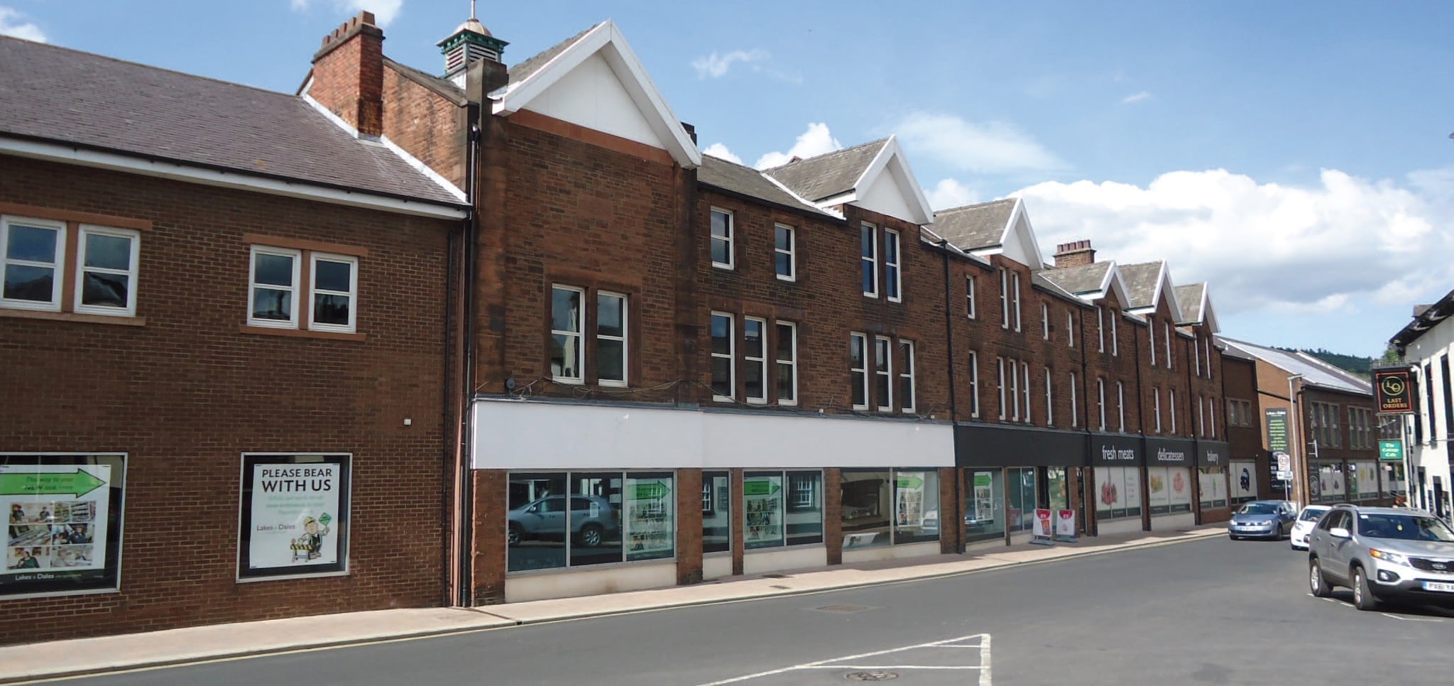 Redevelopment Opportunity Former Co-op portefeuille de 2 propriétés à vendre sur LoopNet.ca Photo principale- Image 1 de 6