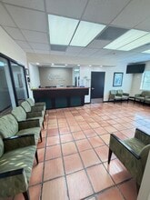 8874-8896 SW 24th St, Miami, FL à louer Photo intérieure- Image 2 de 31