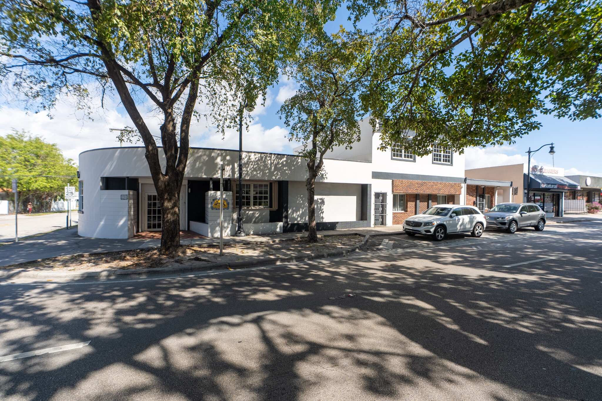 2279 Coral Way, Coral Gables, FL for sale Primary Photo- Image 1 of 32