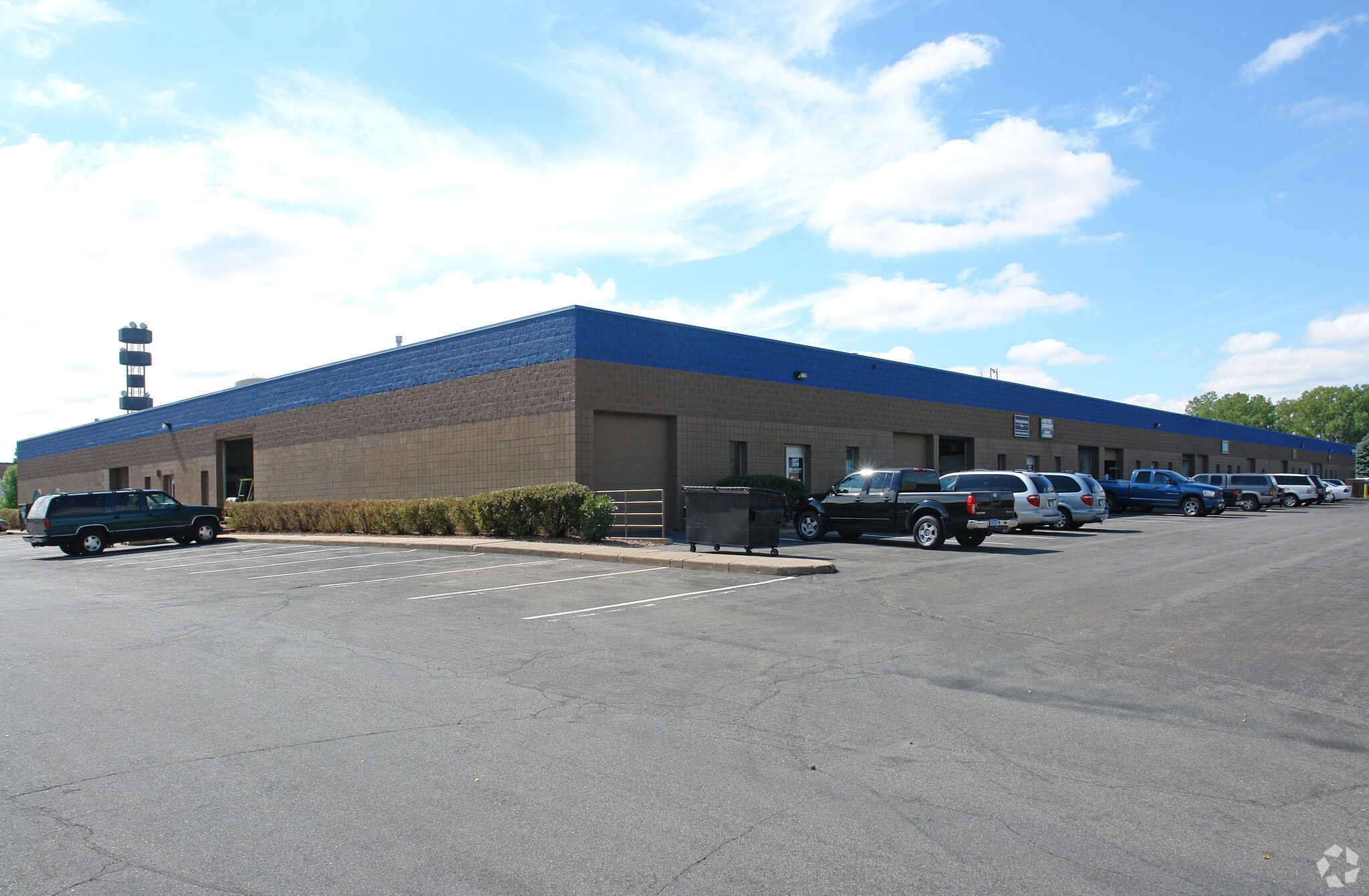 2060-2095 E Center Cir, Plymouth, MN for lease Primary Photo- Image 1 of 4