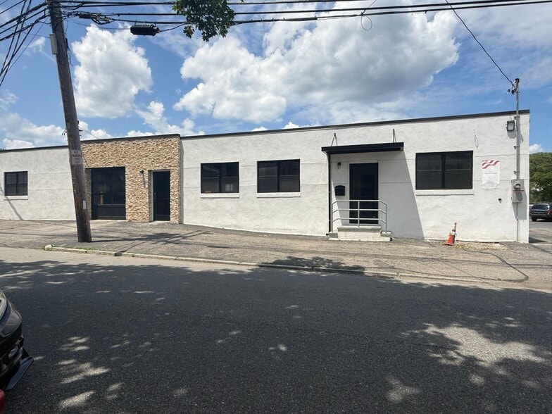 70 Clematis Ave, Waltham, MA for lease - Building Photo - Image 1 of 22