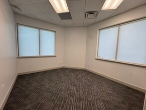 1326 3rd St S, Jacksonville Beach, FL for lease Interior Photo- Image 2 of 6