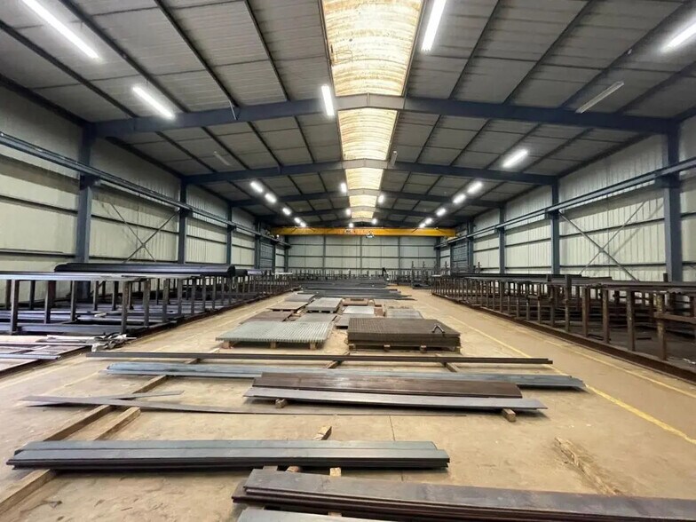 Office in Trappes for lease - Interior Photo - Image 2 of 7