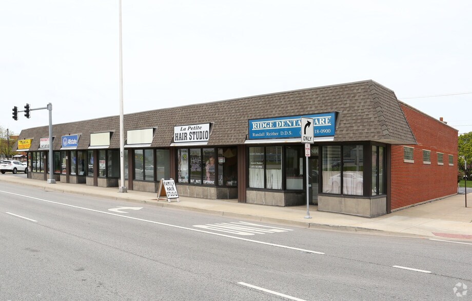 800-812 Higgins Rd, Park Ridge, IL à louer - Photo du bâtiment - Image 3 de 37