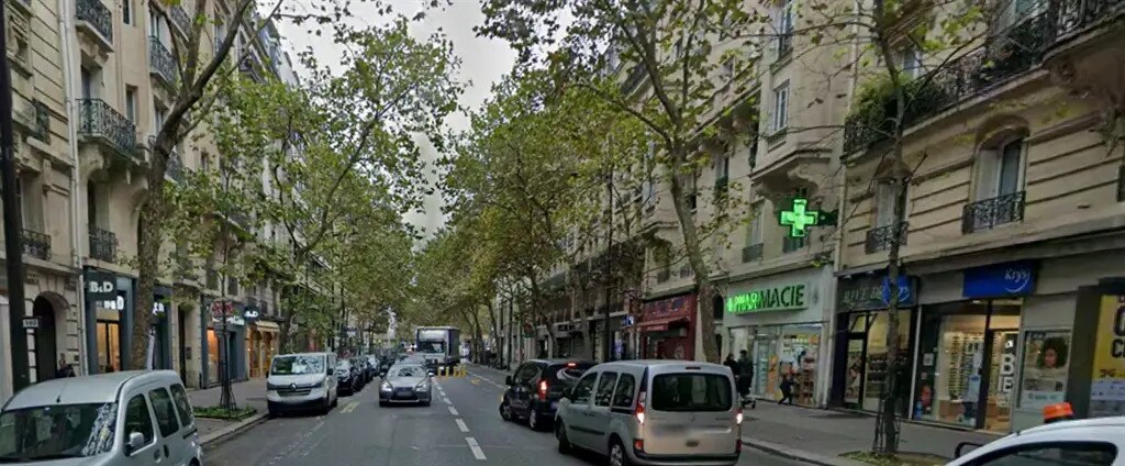 Retail in Paris for lease Building Photo- Image 1 of 3