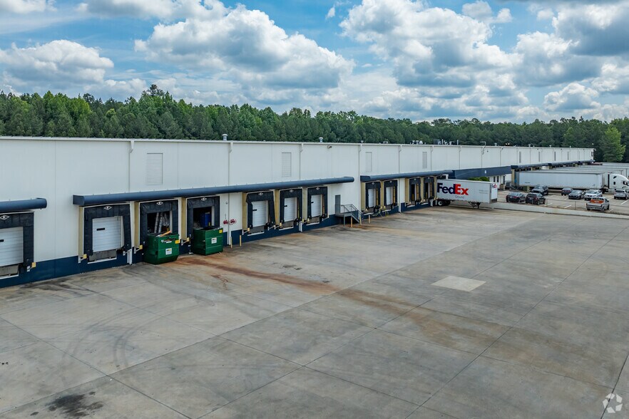 7137 Southlake Pky, Morrow, GA à louer - Photo du bâtiment - Image 2 de 16