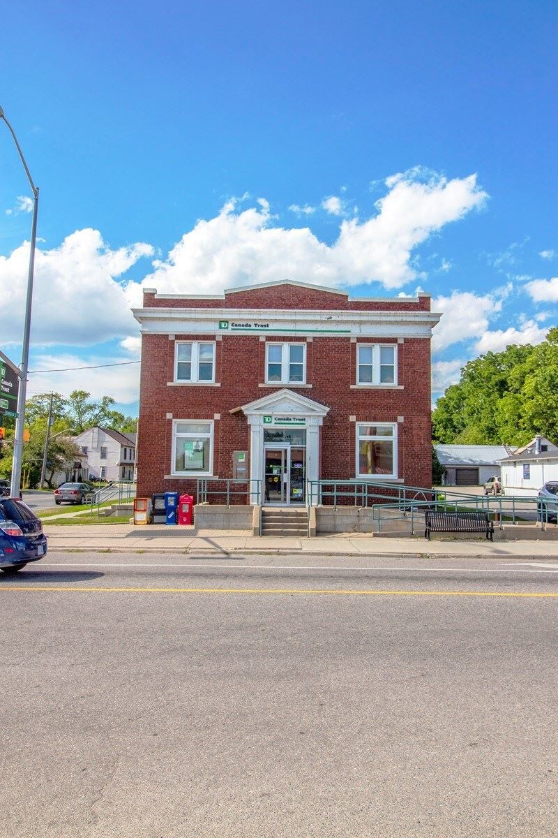 1 King St E, Kawartha Lakes, ON for sale Primary Photo- Image 1 of 1