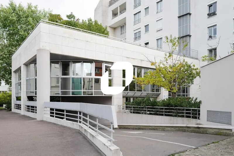 Office in Courbevoie for sale - Building Photo - Image 3 of 12