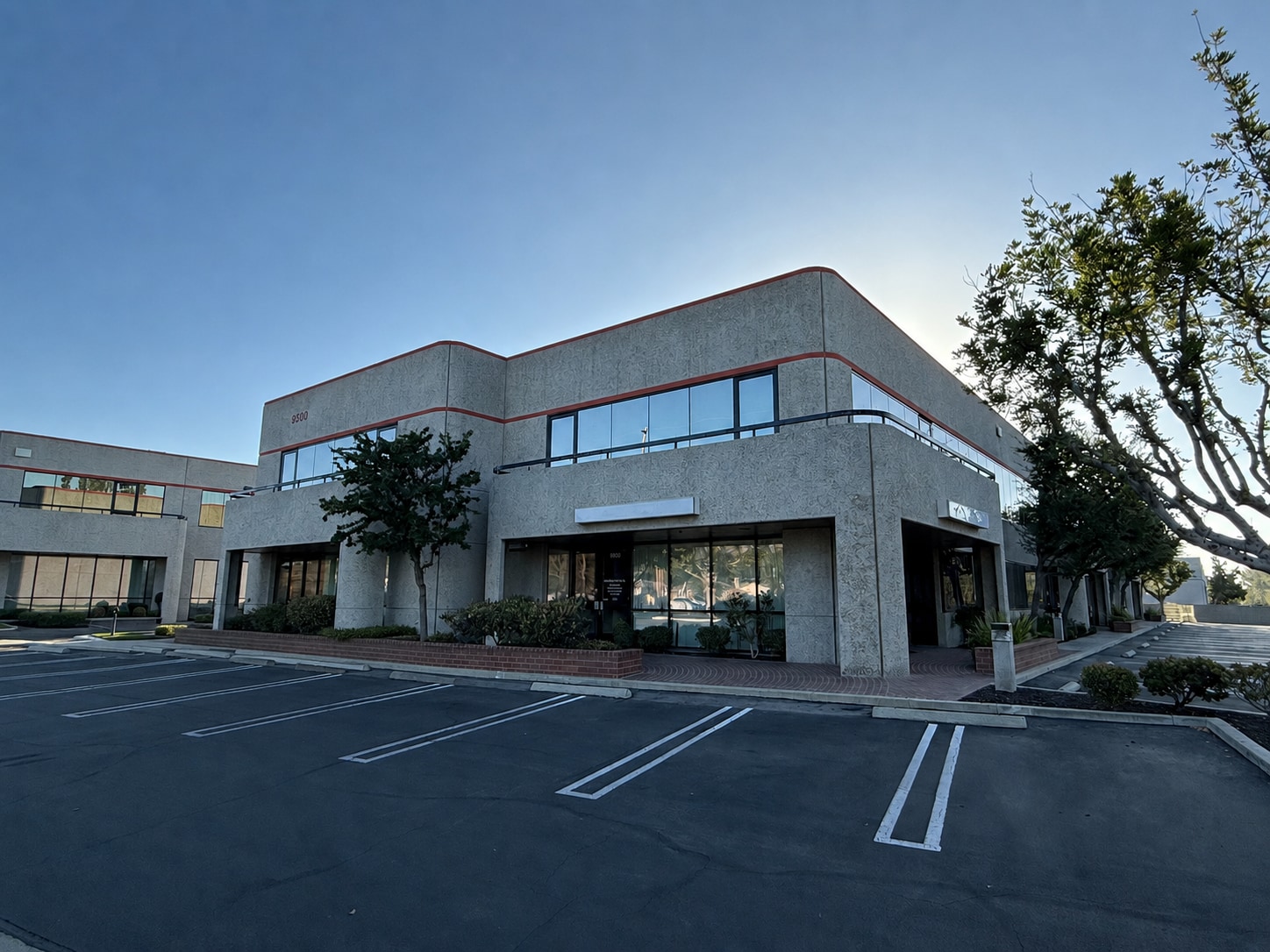 9580-9592 Topanga Canyon Blvd, Chatsworth, CA for lease Interior Photo- Image 1 of 9