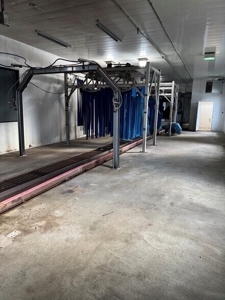 49487 Grand River Ave, Wixom, MI à louer - Photo intérieure - Image 2 de 4