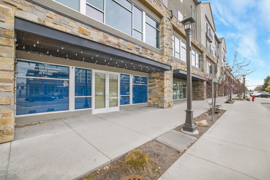 175 W 2nd S, Rexburg, ID à louer - Photo du bâtiment - Image 3 de 6