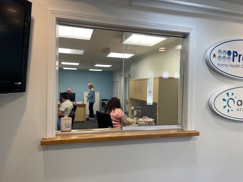 615 Main St, Toms River, NJ à vendre - Photo du bâtiment - Image 3 de 28