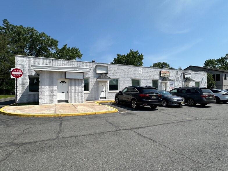 1804 Oak Tree Rd, Edison, NJ à louer - Photo du bâtiment - Image 1 de 7