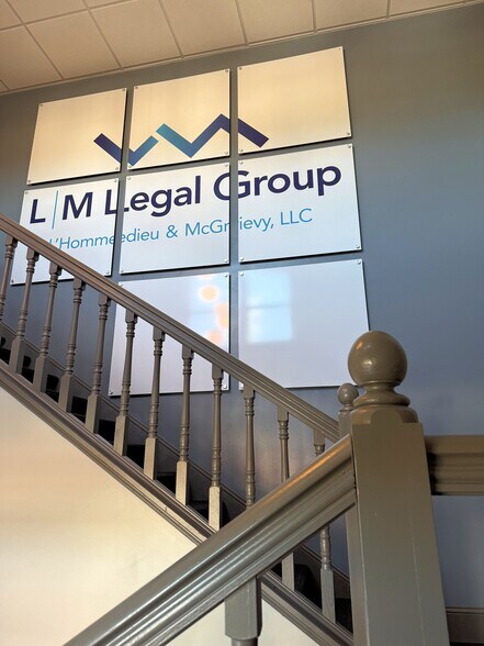 30670 Bainbridge Rd, Solon, OH à vendre - Photo du bâtiment - Image 2 de 7