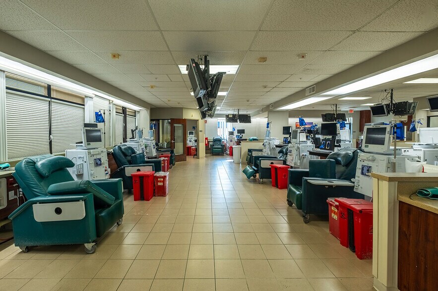 16417 Whittier Blvd, Whittier, CA à vendre - Photo du bâtiment - Image 2 de 5