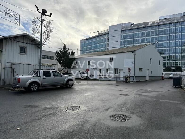 Flex dans Saint-Denis à louer - Photo du bâtiment - Image 2 de 2