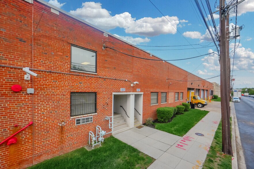3515-3521 V St NE, Washington, DC à louer - Photo du bâtiment - Image 3 de 3
