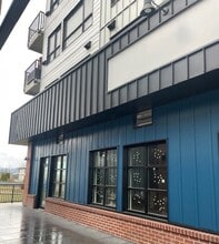 1000-1018 Venture Way, Gibsons, BC à louer Photo du bâtiment- Image 1 de 1