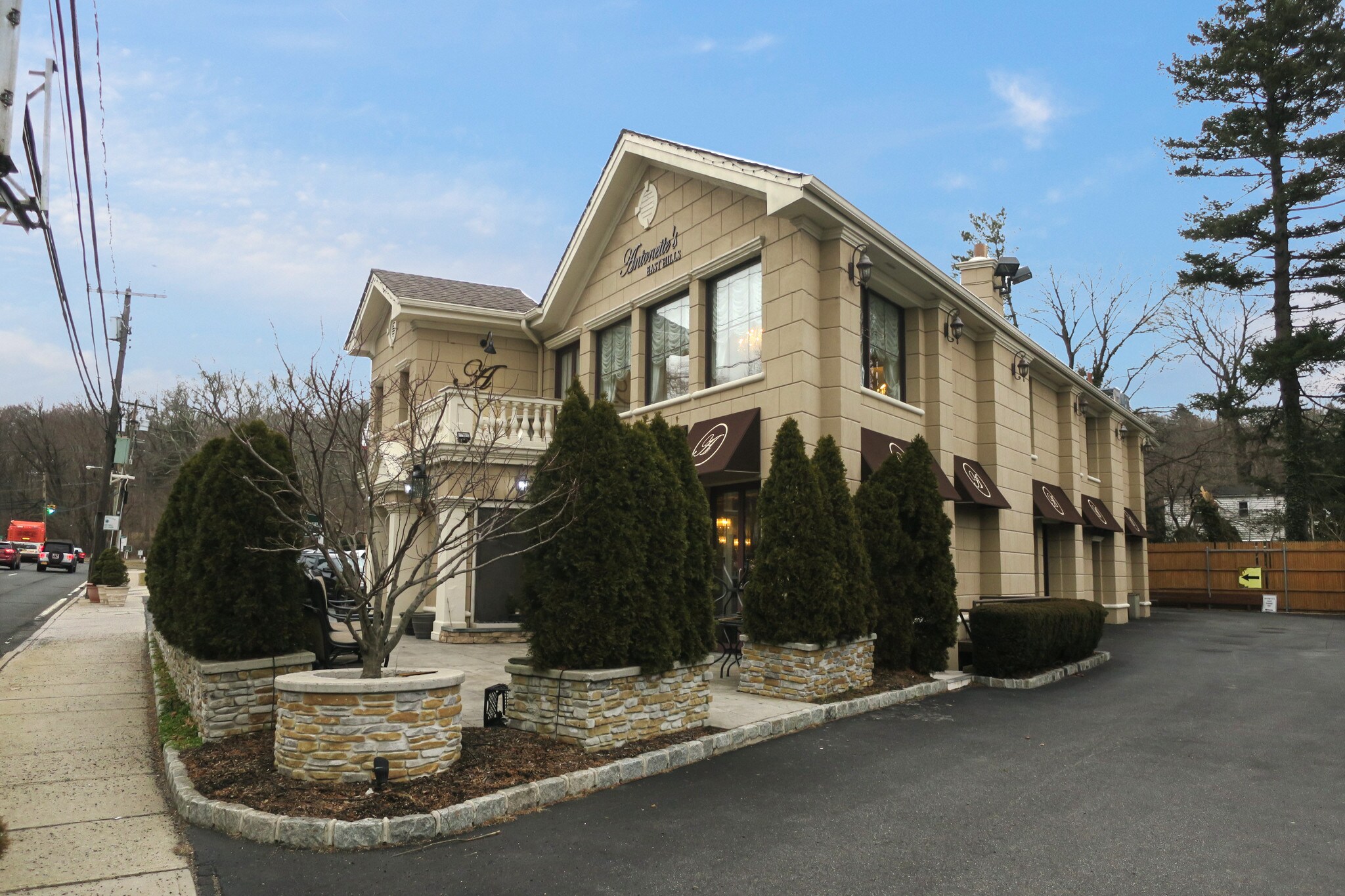 290 Glen Cove Rd, Roslyn Heights, NY for sale Building Photo- Image 1 of 1