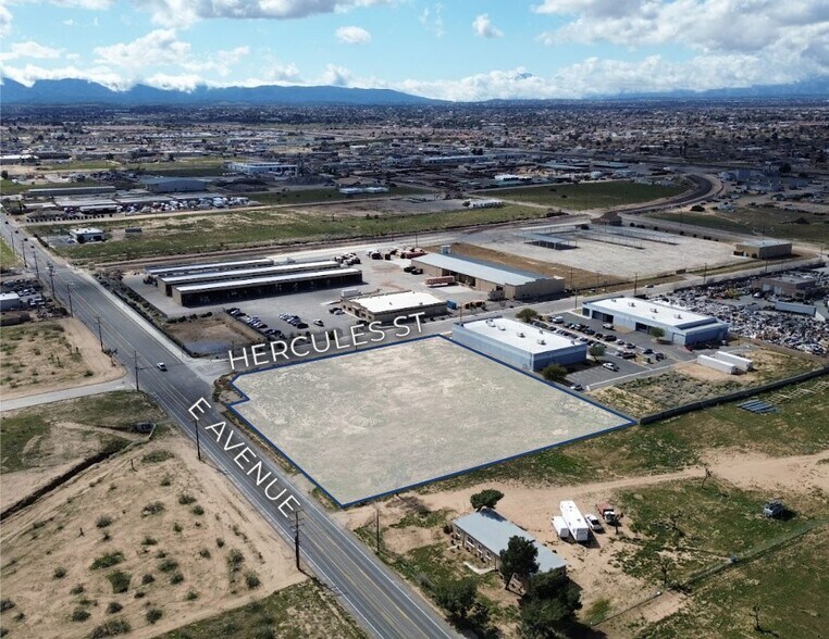 E ave, Hesperia, CA à vendre - Photo du bâtiment - Image 2 de 2