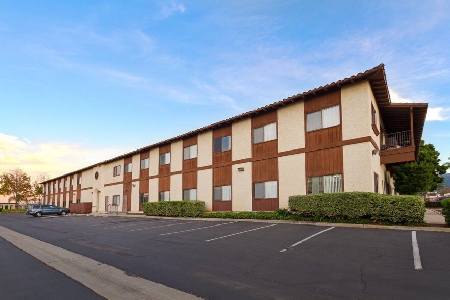 334 Via Vera Cruz, San Marcos, CA à louer - Photo du bâtiment - Image 3 de 9
