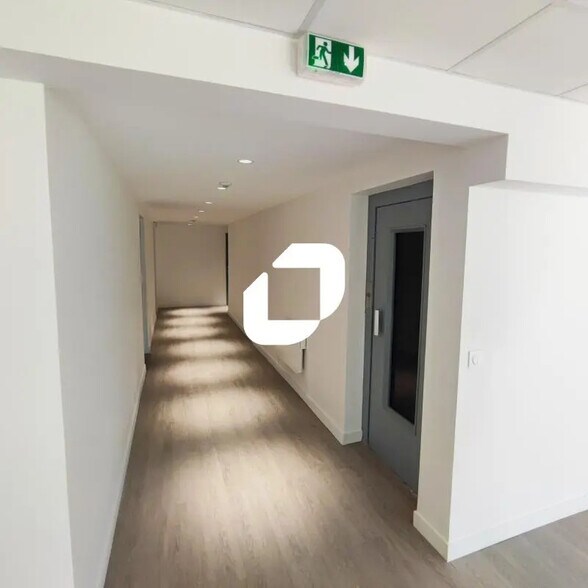 Bureau dans Maisons-Alfort à louer - Photo intérieure - Image 2 de 4