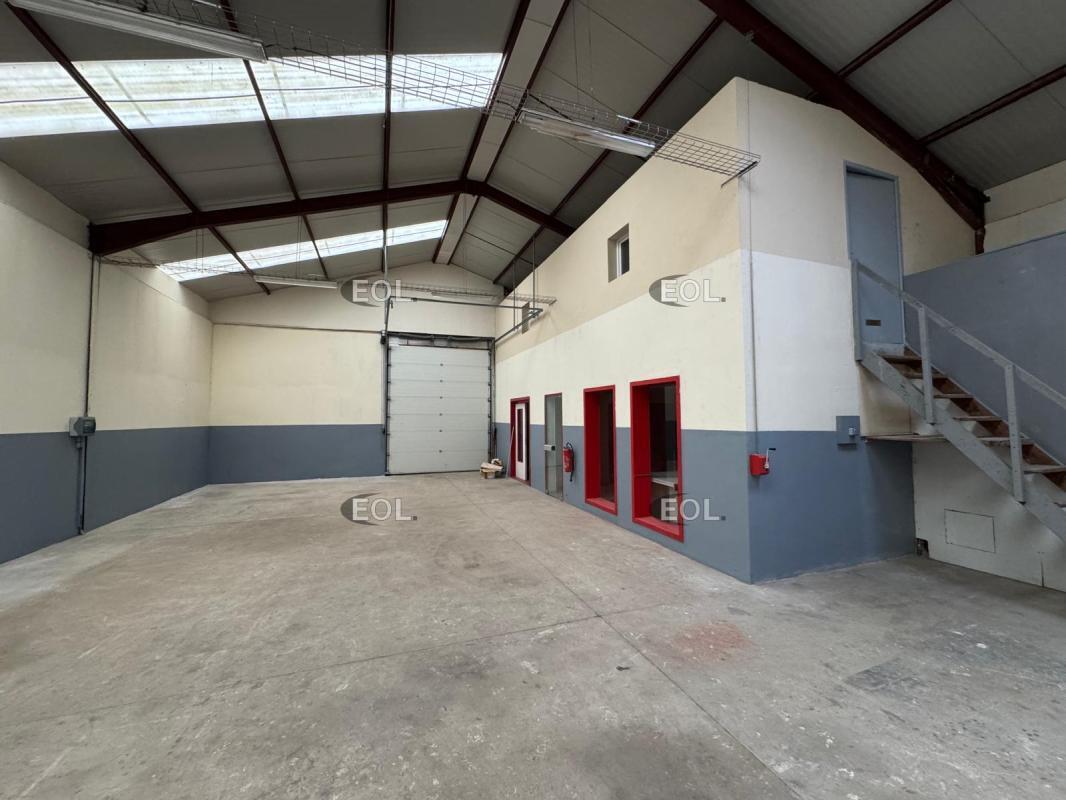 Flex in Brie-Comte-Robert for lease Building Photo- Image 1 of 4