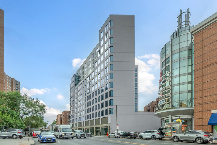 1640 Flatbush Ave, Brooklyn, NY à louer - Photo du bâtiment - Image 3 de 6